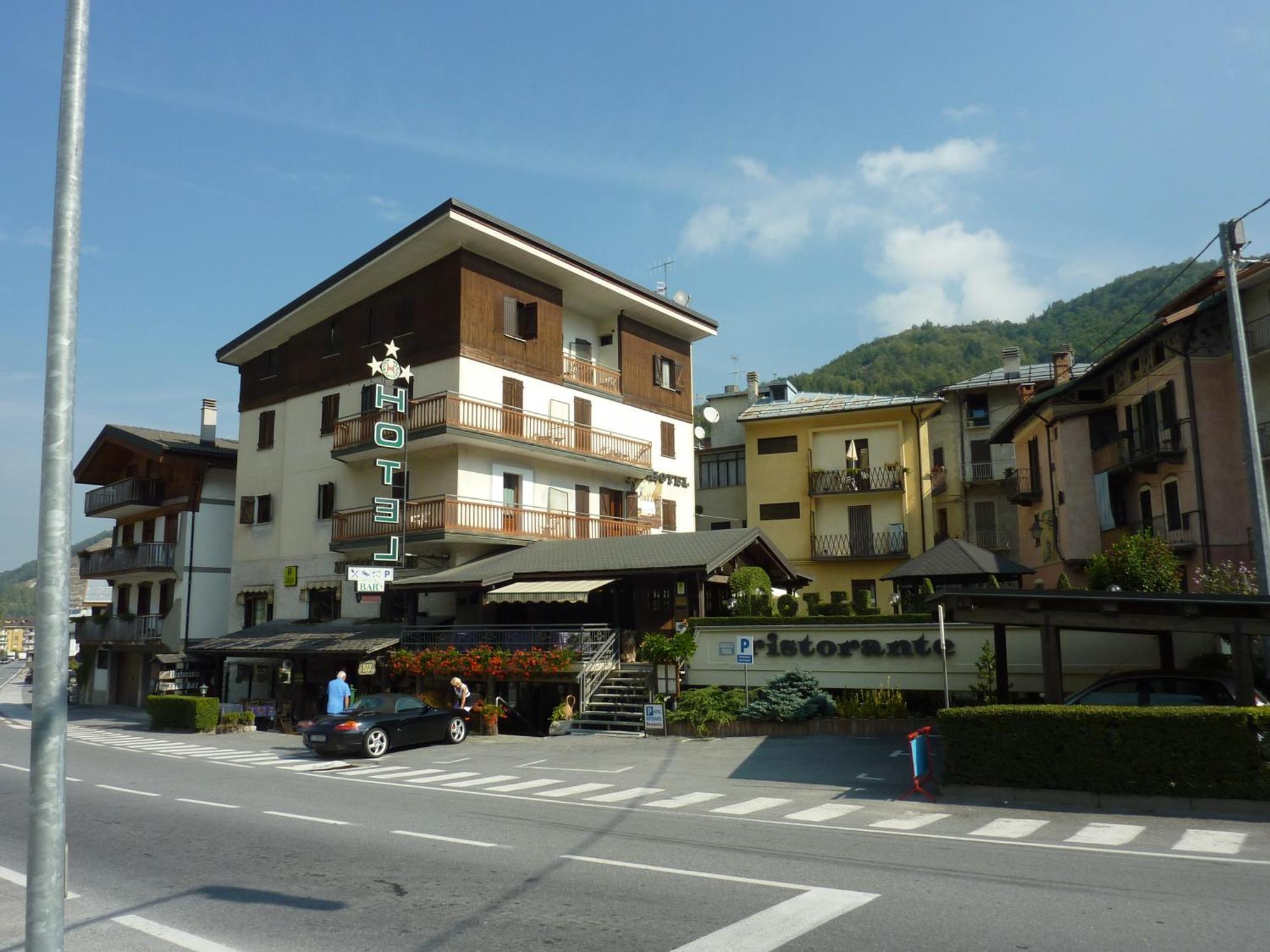 Albergo Nazionale Vernante Exterior foto