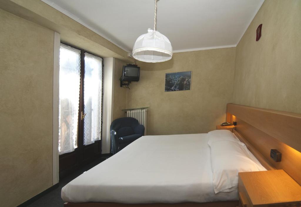 Albergo Nazionale Vernante Quarto foto