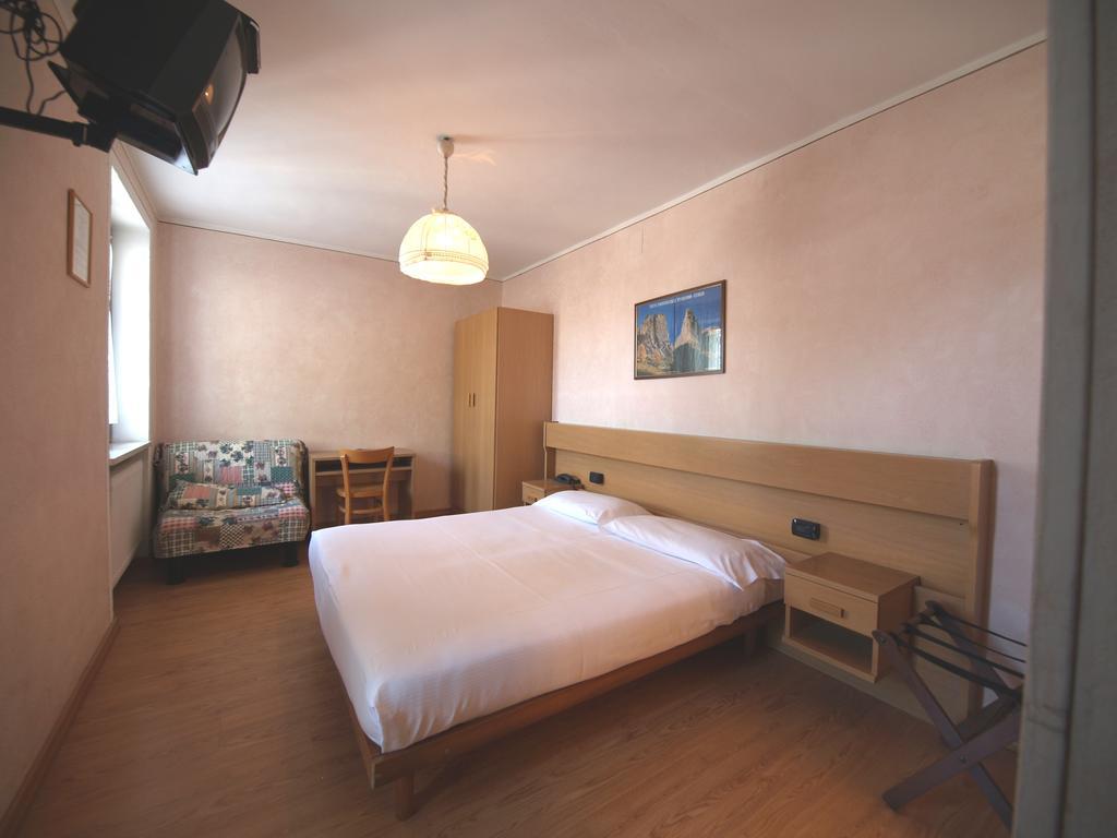 Albergo Nazionale Vernante Exterior foto